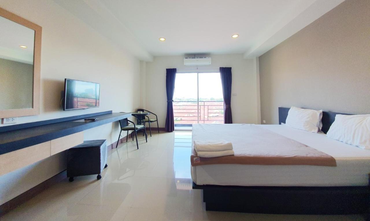 B Space Residence Nong Prue Exterior foto