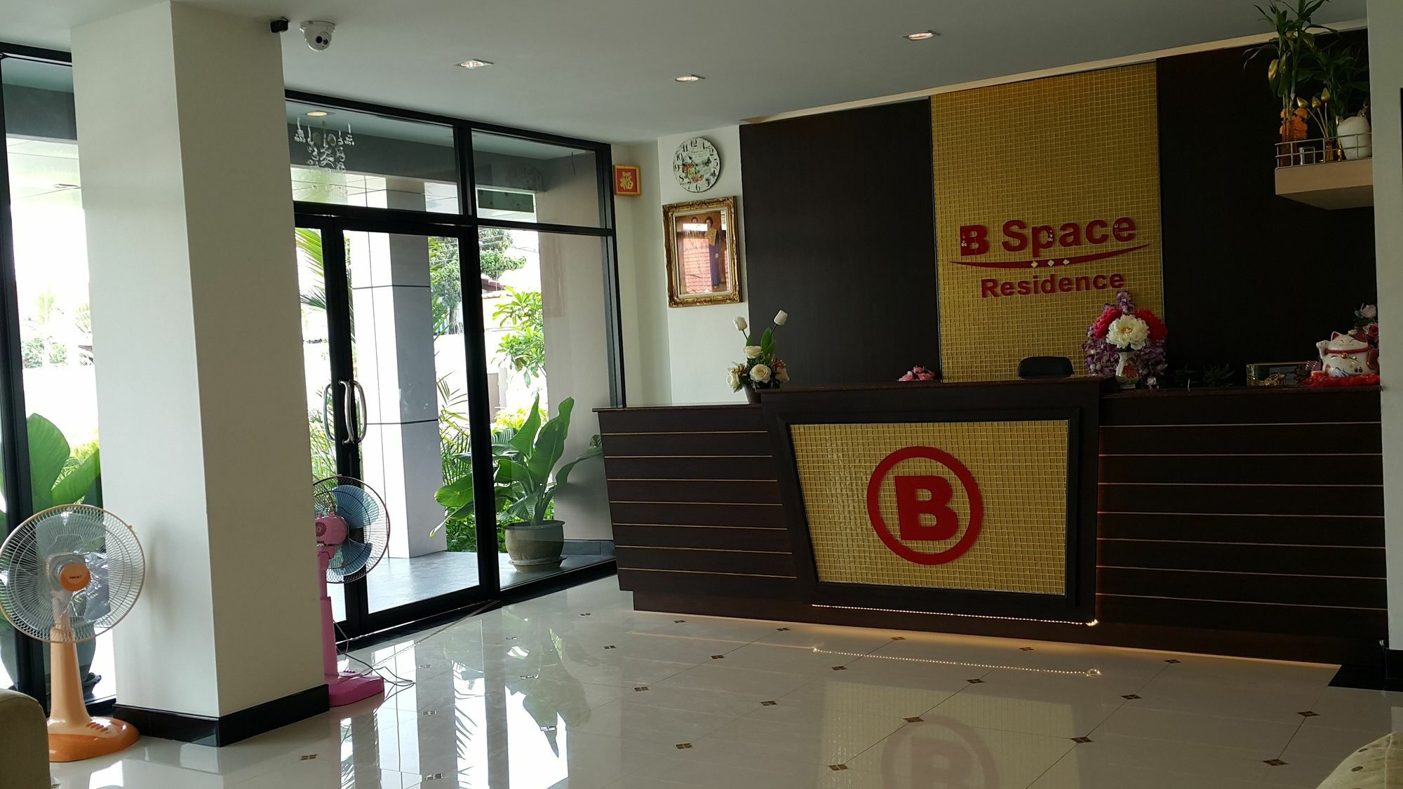 B Space Residence Nong Prue Exterior foto